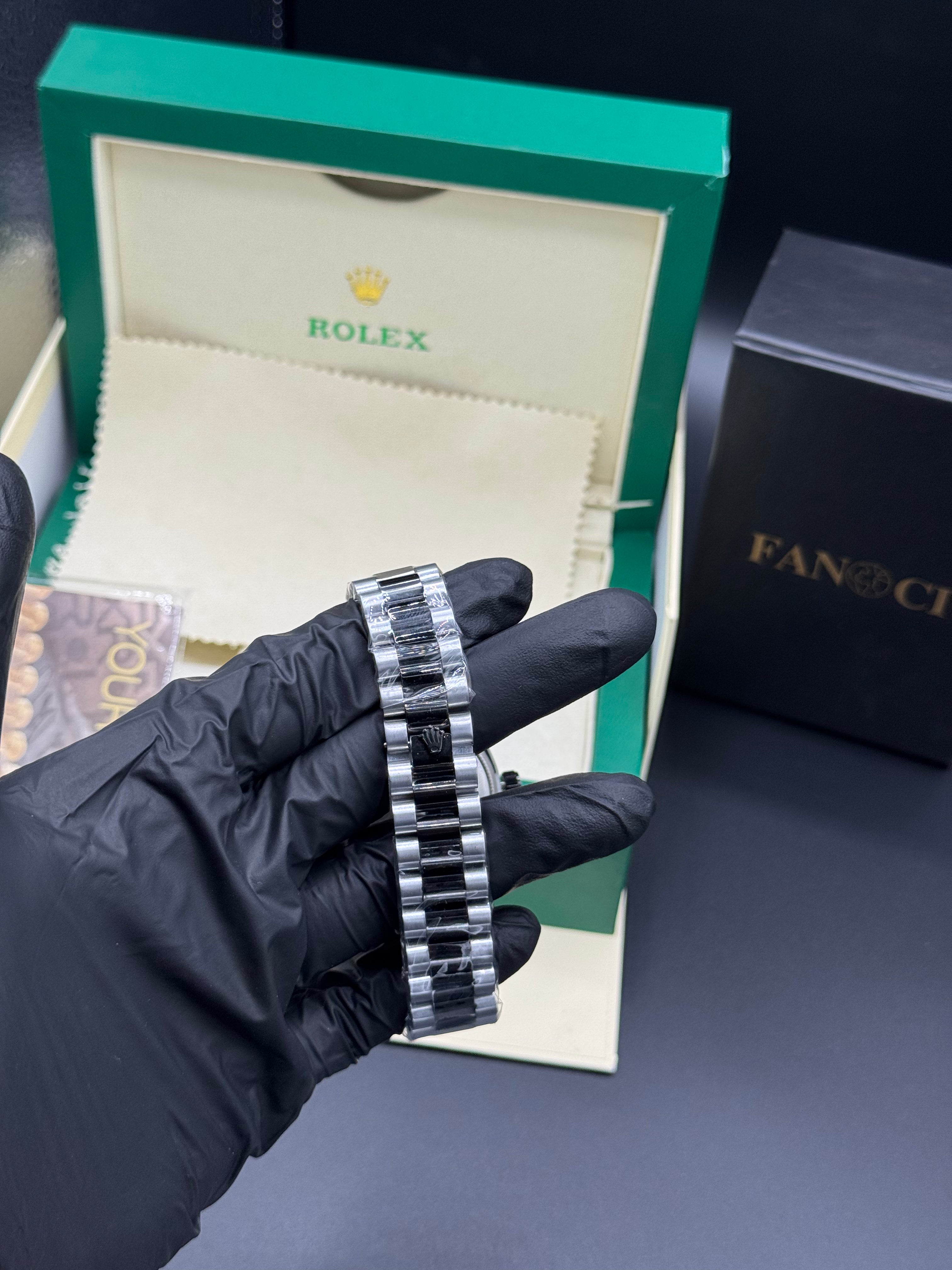 Rolex Diamond Oyster White Date Just